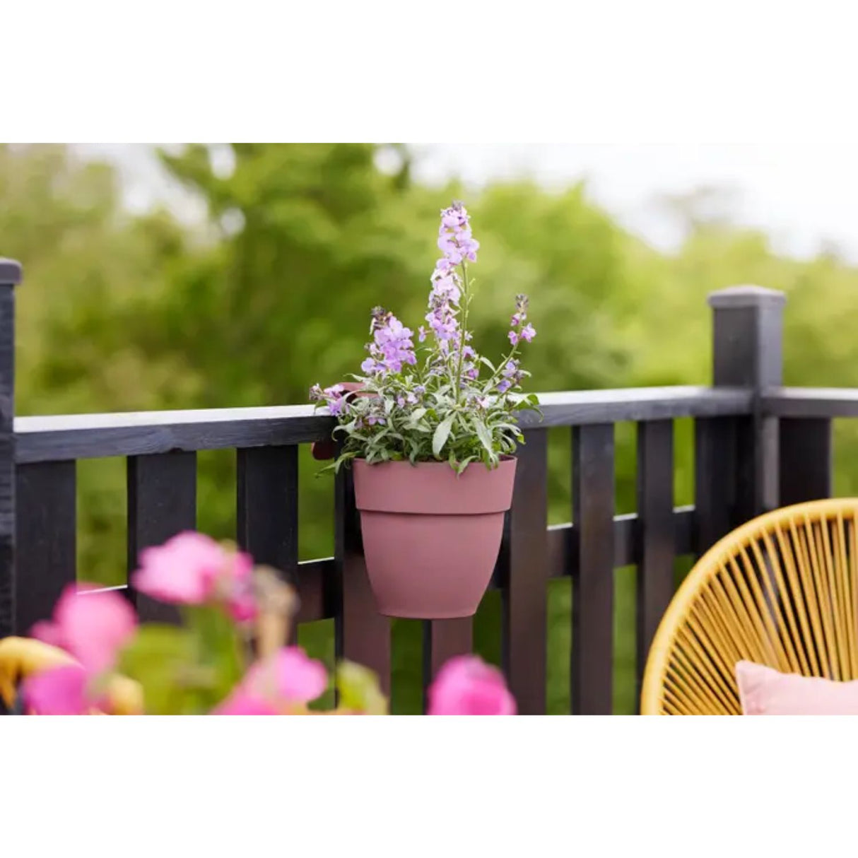 Elho 27cm Dusty Pink Small Vibia Campana Easy Hanger Planter