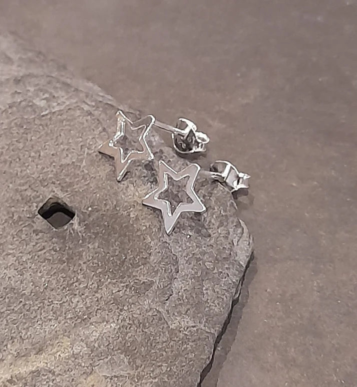Blue Lily 9mm Silver Outline Star Stud Earrings - SS671B