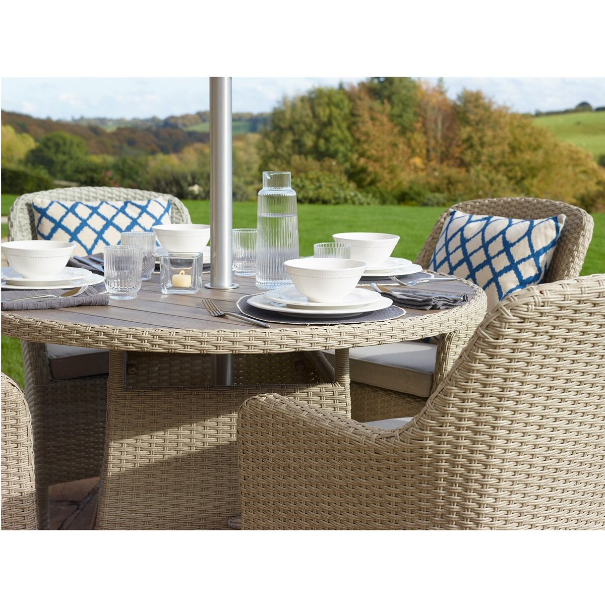 Bramblecrest Tetbury 4 Seater Round Dining Set Nutmeg