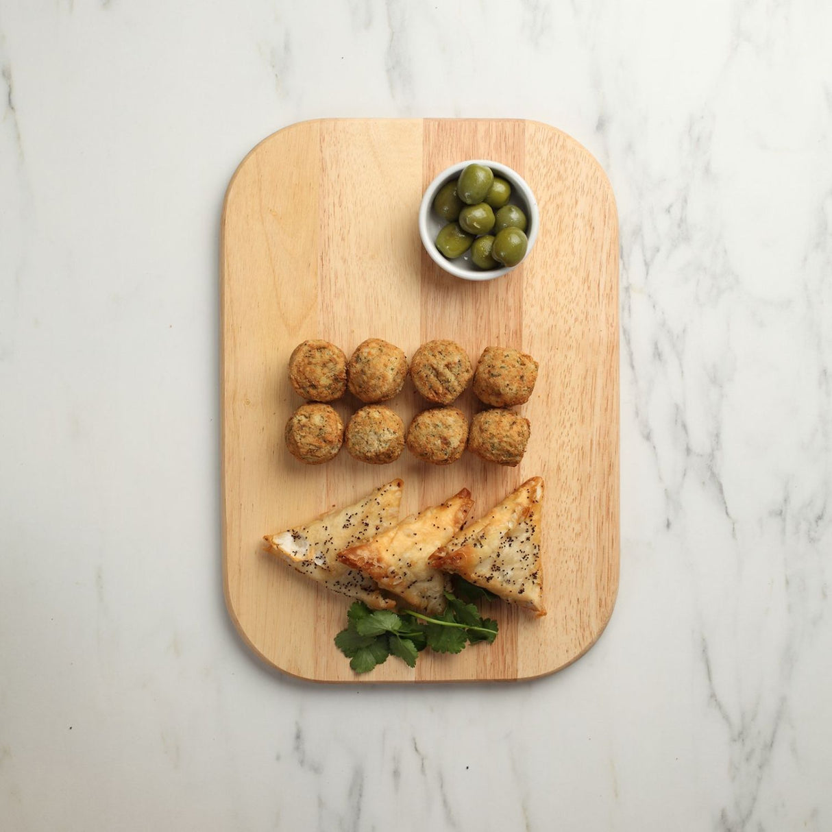 T&G Woodware 34.5cm Medium Rectangular Wooden Chopping Board