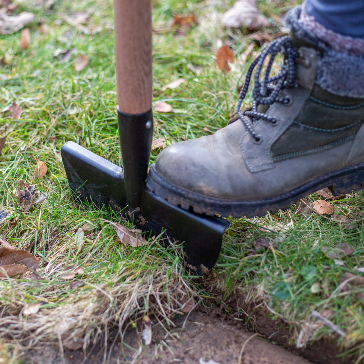 AMES 98cm Carbon Steel Lawn Edger