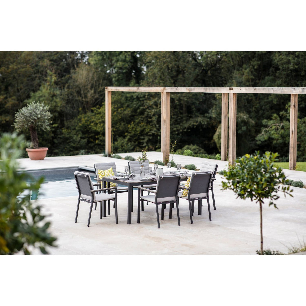 Bramblecrest 164cm x 95cm Fawn Zurich 6 Seat Rectangle with Parasol & Base Set - X25ZR02