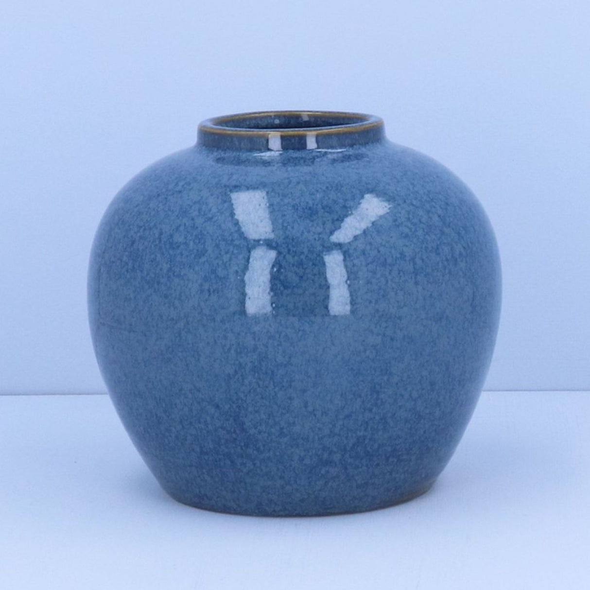 Gisela Graham 16.5cm Blue Porcelain Round Vase