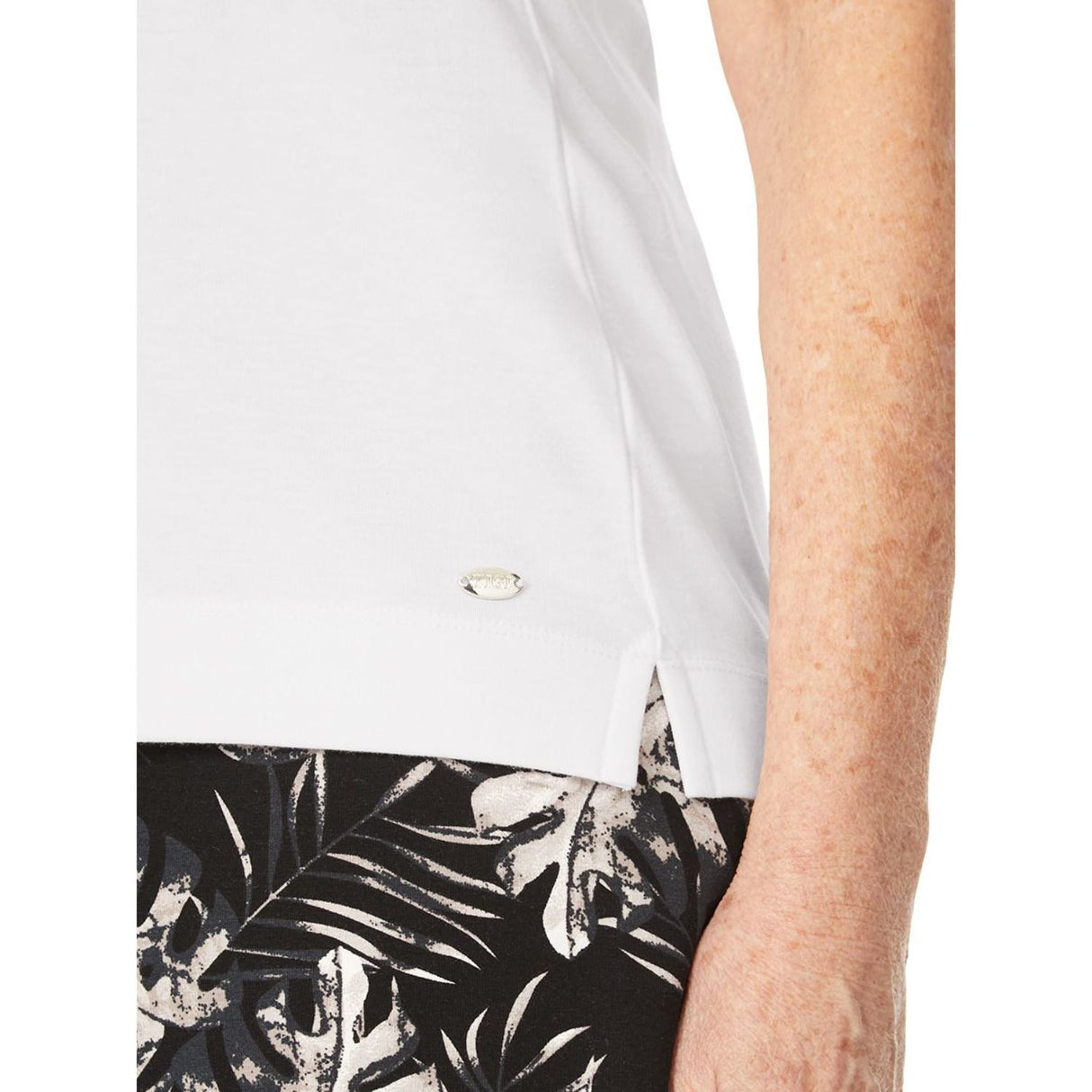 TIGI 14/16 White Botanical Placement Embroidered Top