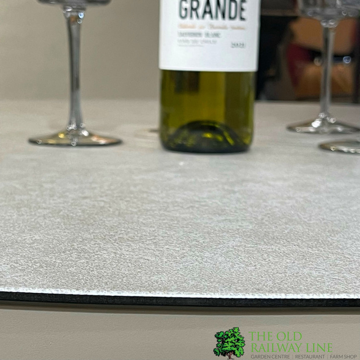 LG Outdoor Campora 2-Seater Bistro Set