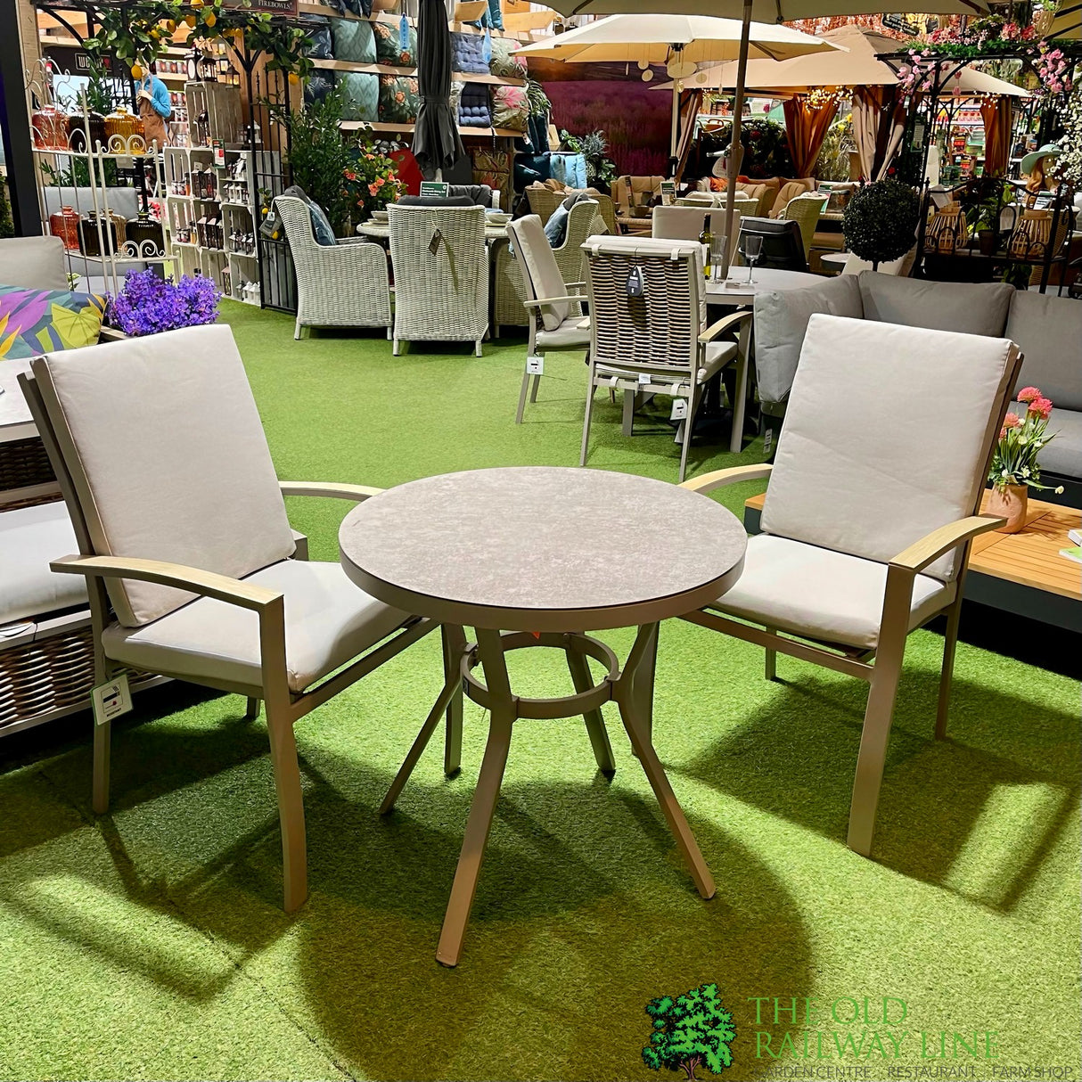 LG Outdoor Campora 2-Seater Bistro Set