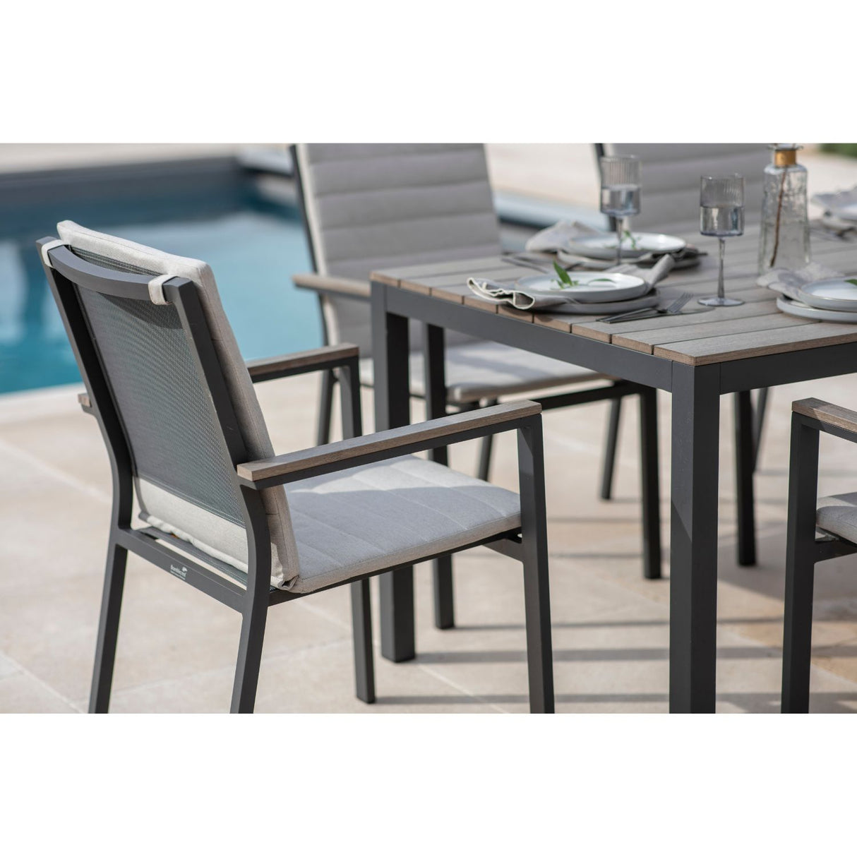 Bramblecrest 164cm x 95cm Fawn Zurich 6 Seat Rectangle with Parasol & Base Set - X25ZR02