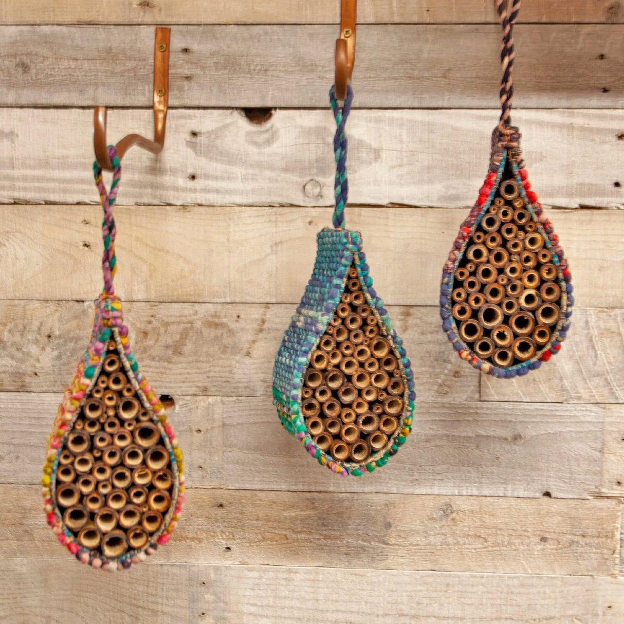 Wildlife World Artisan Insect & Bee Hotel (Colour Varies)