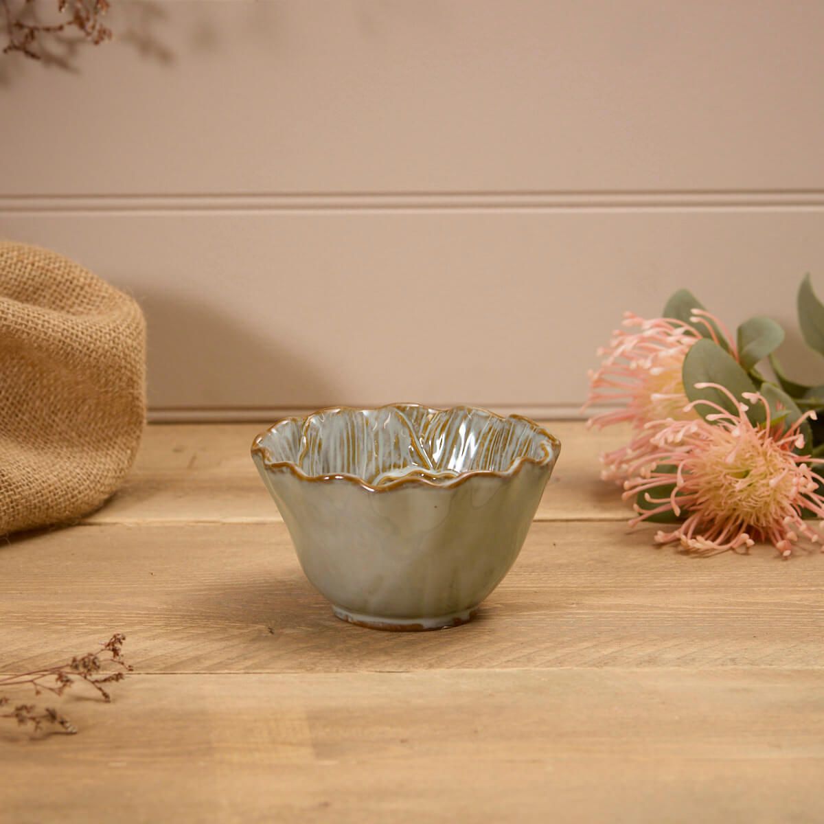 Richard Langs Green Flower Ceramic Scalloped Bowl - 7EW210