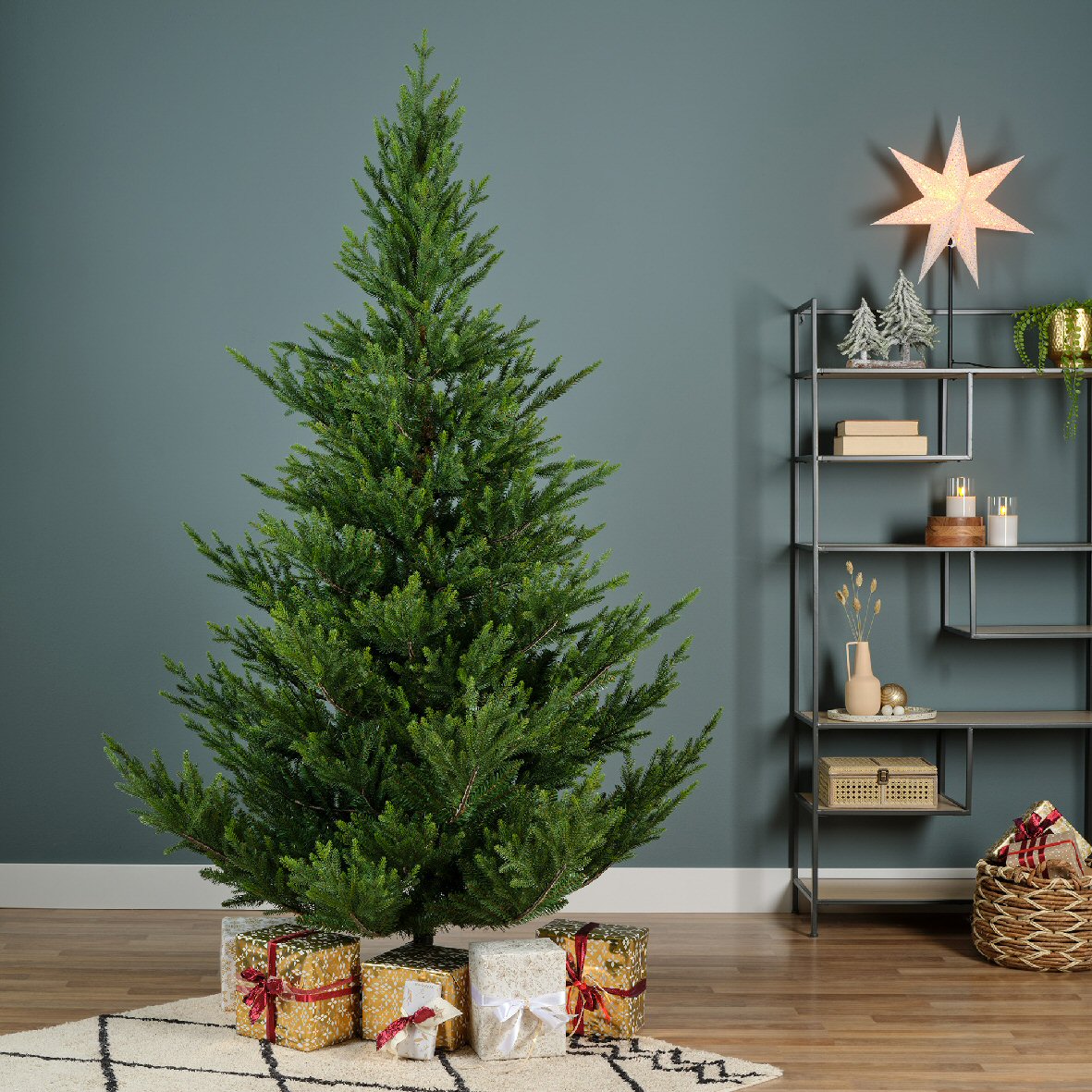Everlands 2.1m (7ft) Norway Spruce Artificial Christmas Tree