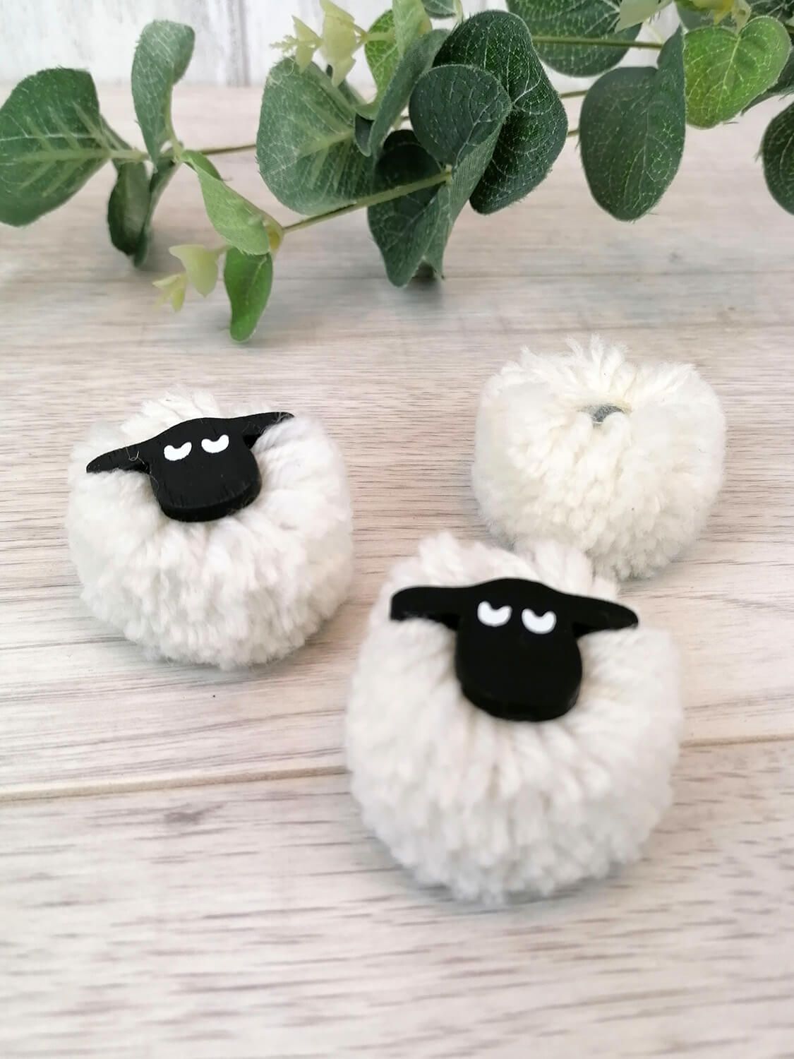 Richard Langs Pom Pom Sheep Magnet - 8SP290