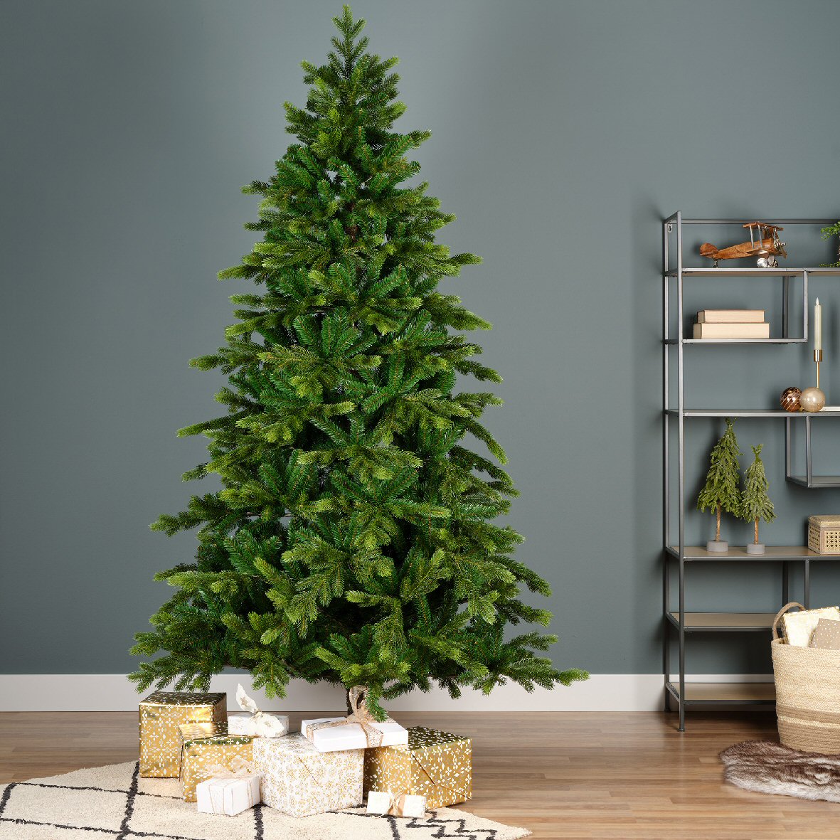 Everlands 1.8m (6ft) Galloway Spruce Artificial Christmas Tree - 684401