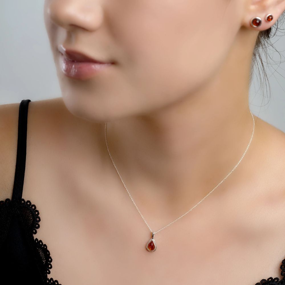 Henryka 18'' Silver & Amber Classic Teardrop Necklace