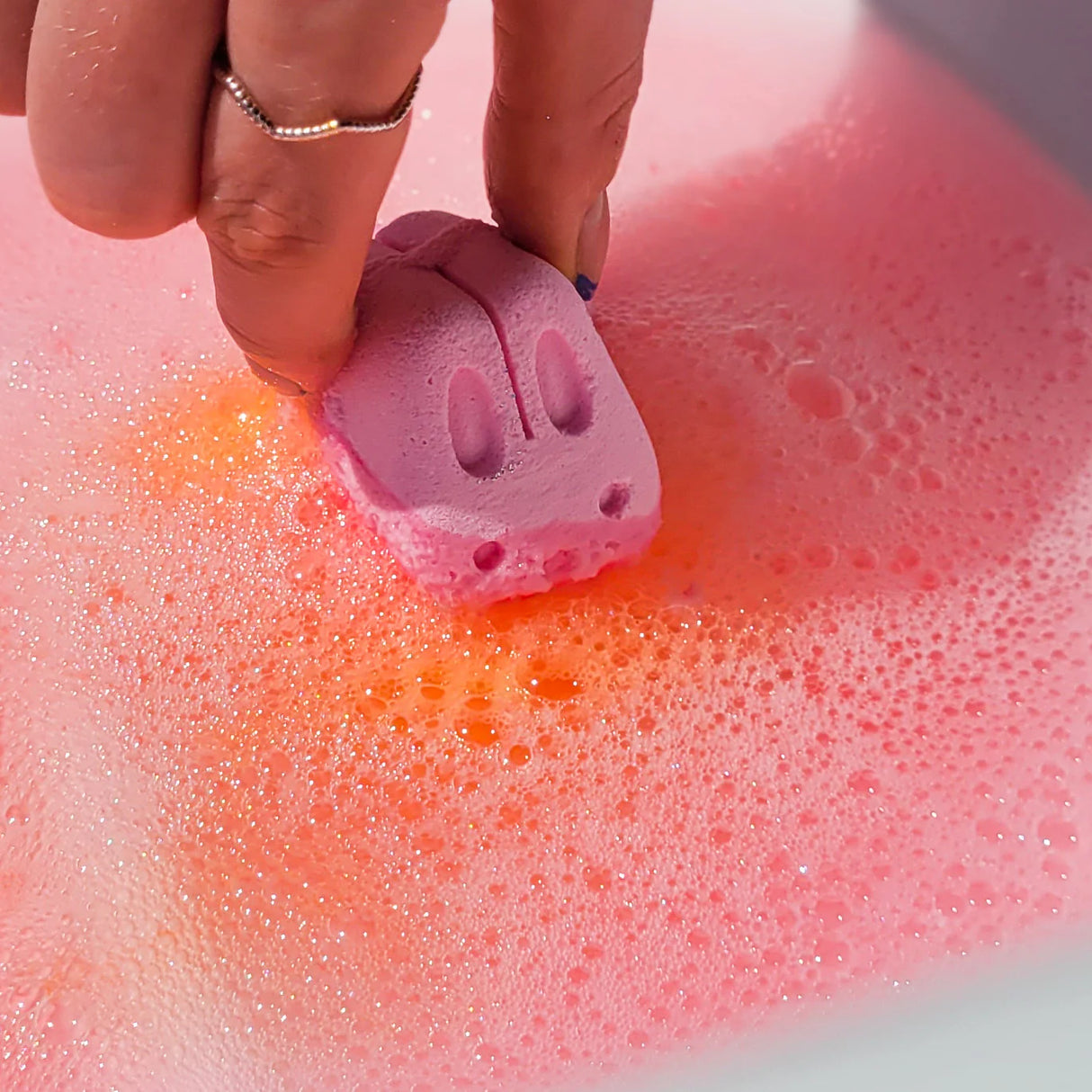 Bomb Cosmetics Hops & Dreams Mini Bath Blaster