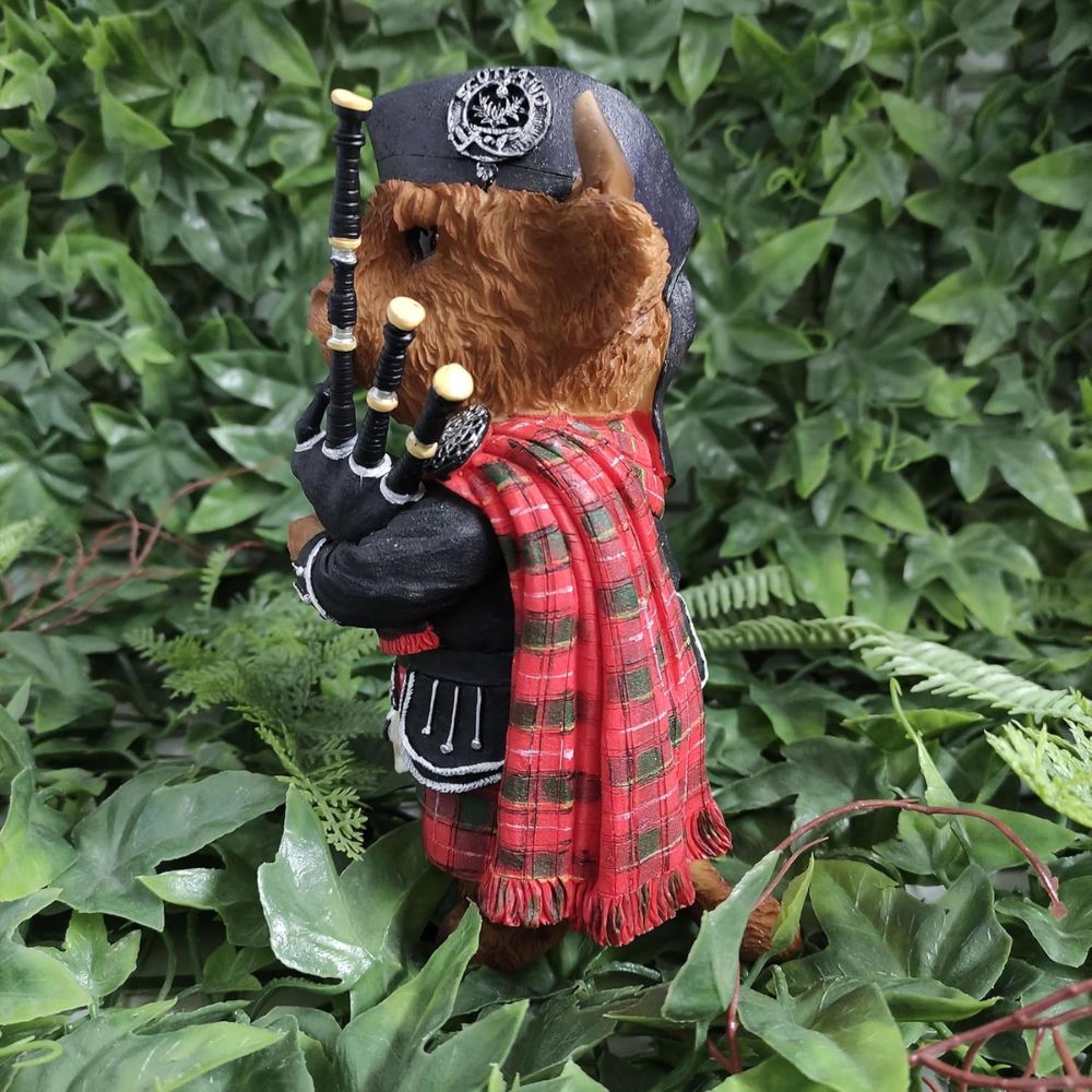 Vivid Arts 11cm Highland Cattle Bagpiper - XHC-4004-D