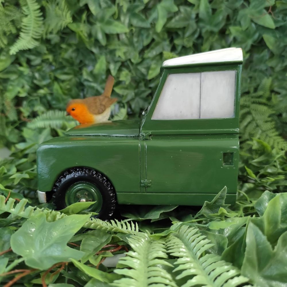 Vivid Arts 17.5cm Classic Land Rover Defender Birdhouse - XBC-BH84-D