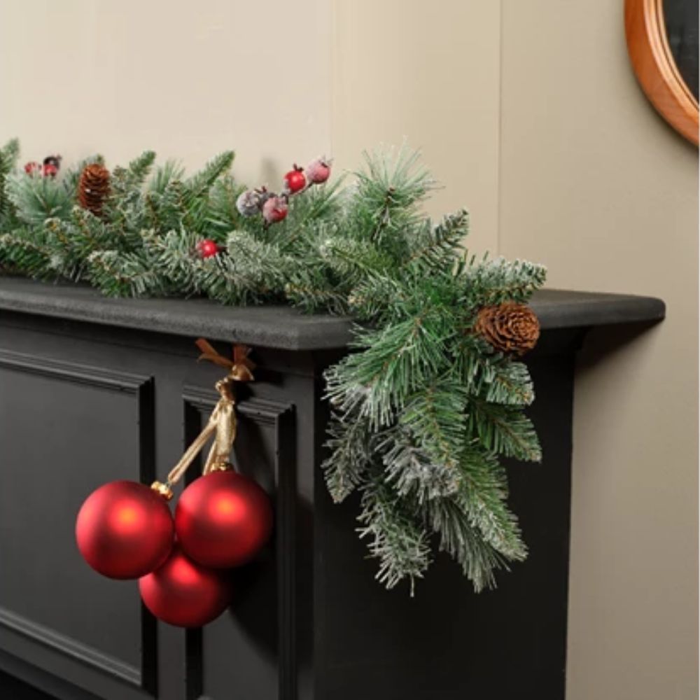 Decoris 270cm Frosted Windham Garland