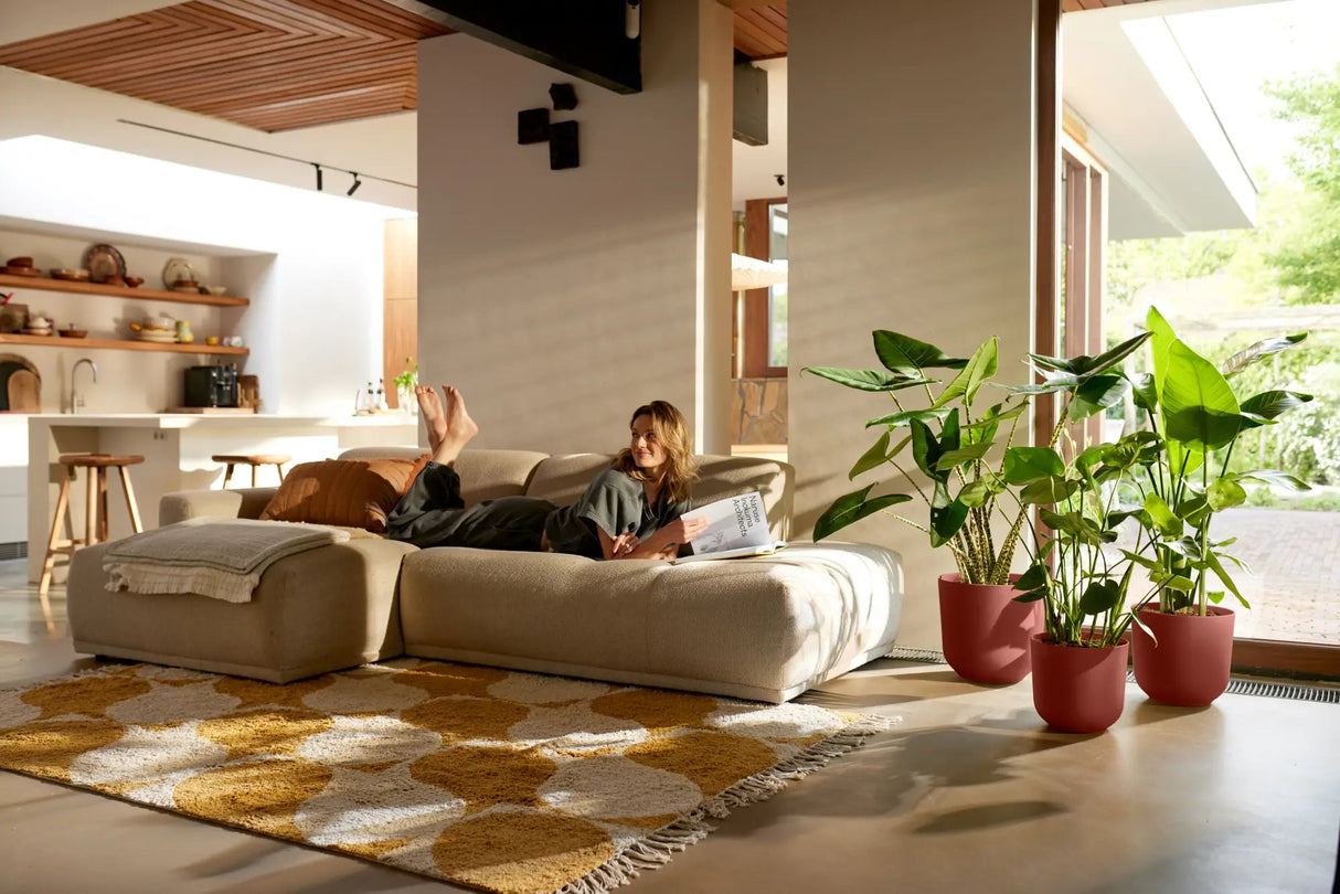 Elho 35cm Tuscan Red Jazz Round Recycled Plastic Pot - Old Railway Line Garden Centre