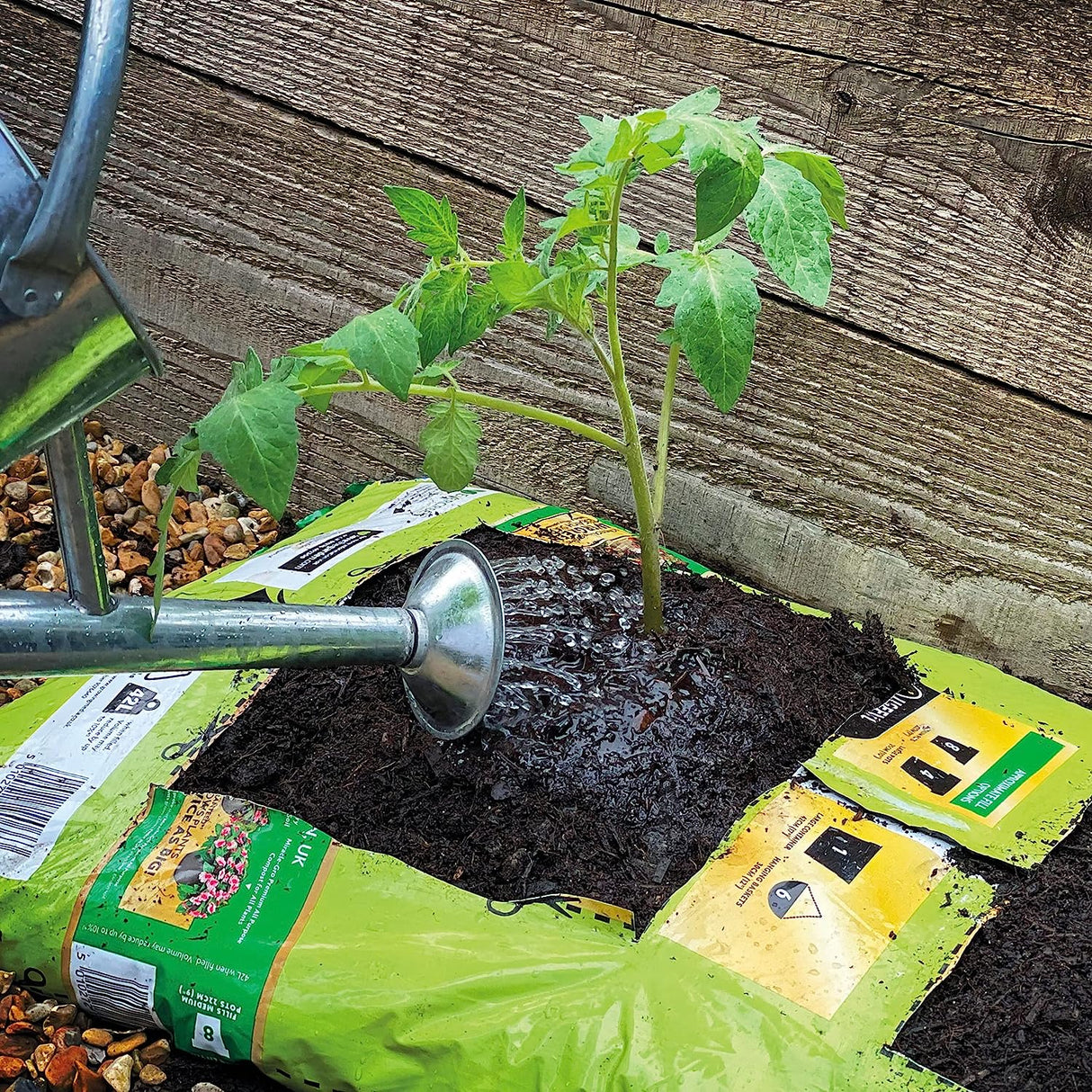 Miracle - Gro 40L Premium Peat Free Fruit & Veg Compost - Old Railway Line Garden Centre