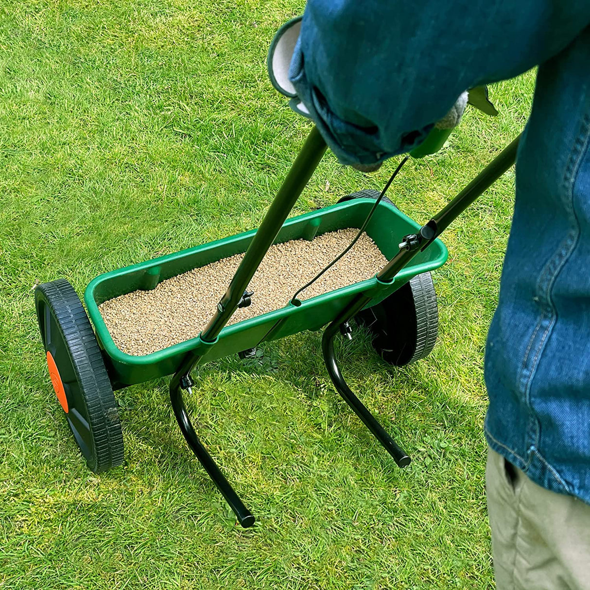 Miracle - Gro® Drop Spreader - Old Railway Line Garden Centre