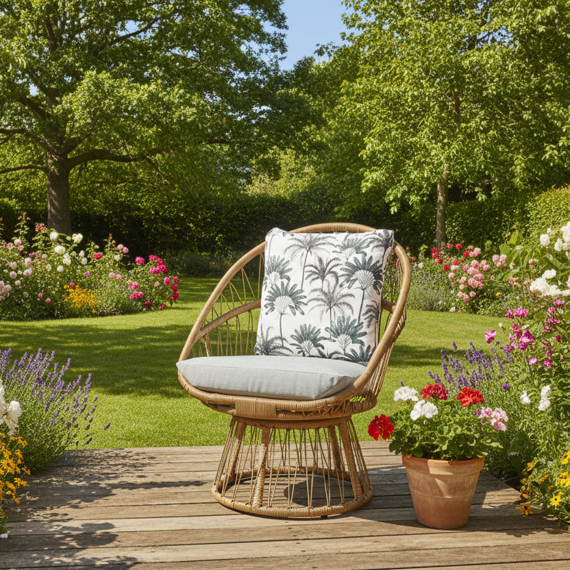 Outdoor Living Maia Wicker Swivel Chair - Natural