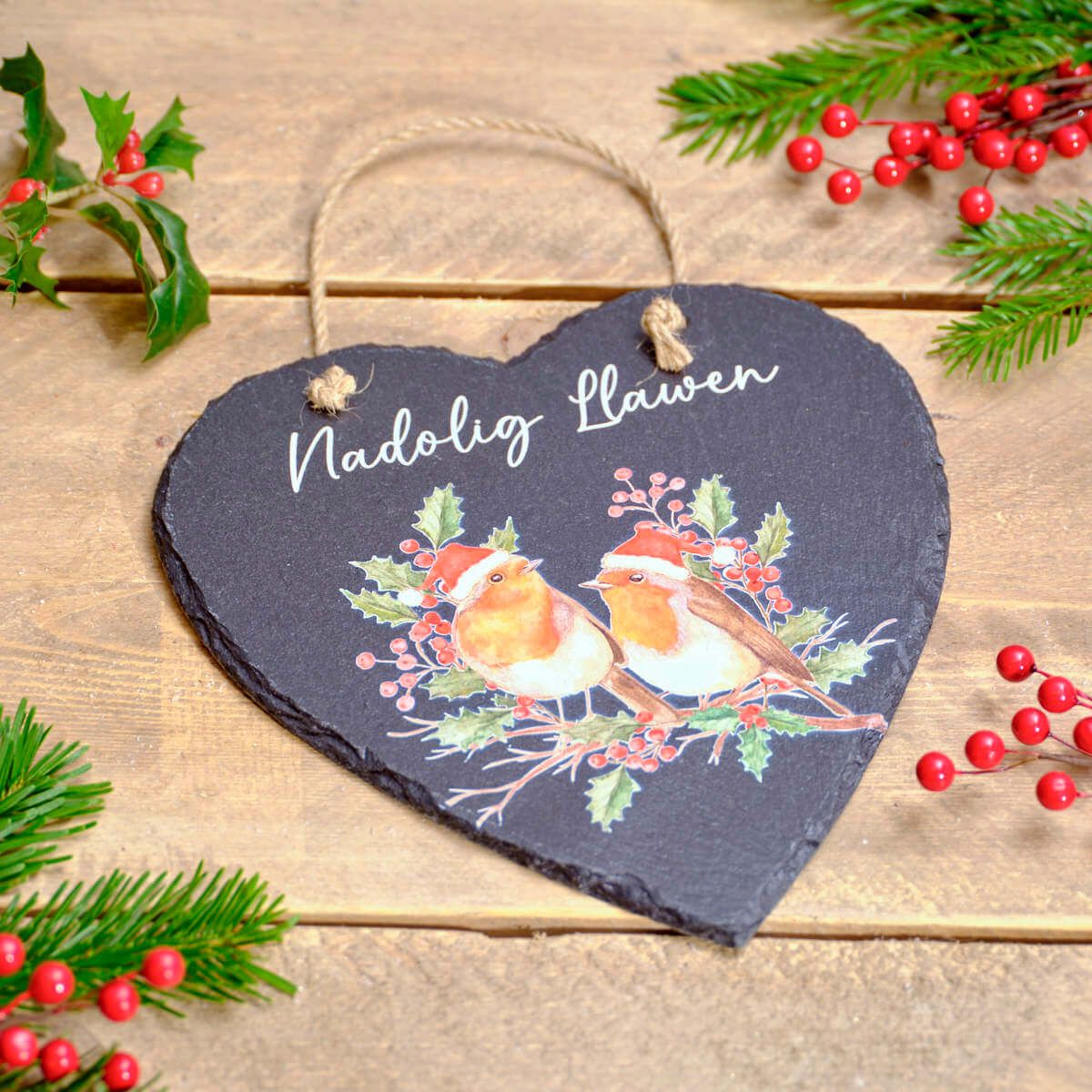 Richard Langs Festive Robins Hanging Heart Slate Nadolig Llawen