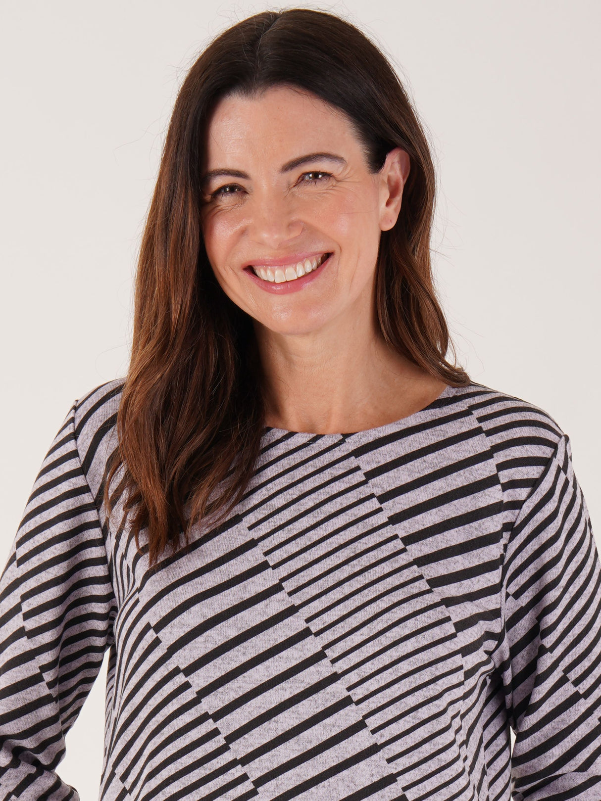 TIGI 18/20 Lilac Diagonal Line Print Top - T25-05D