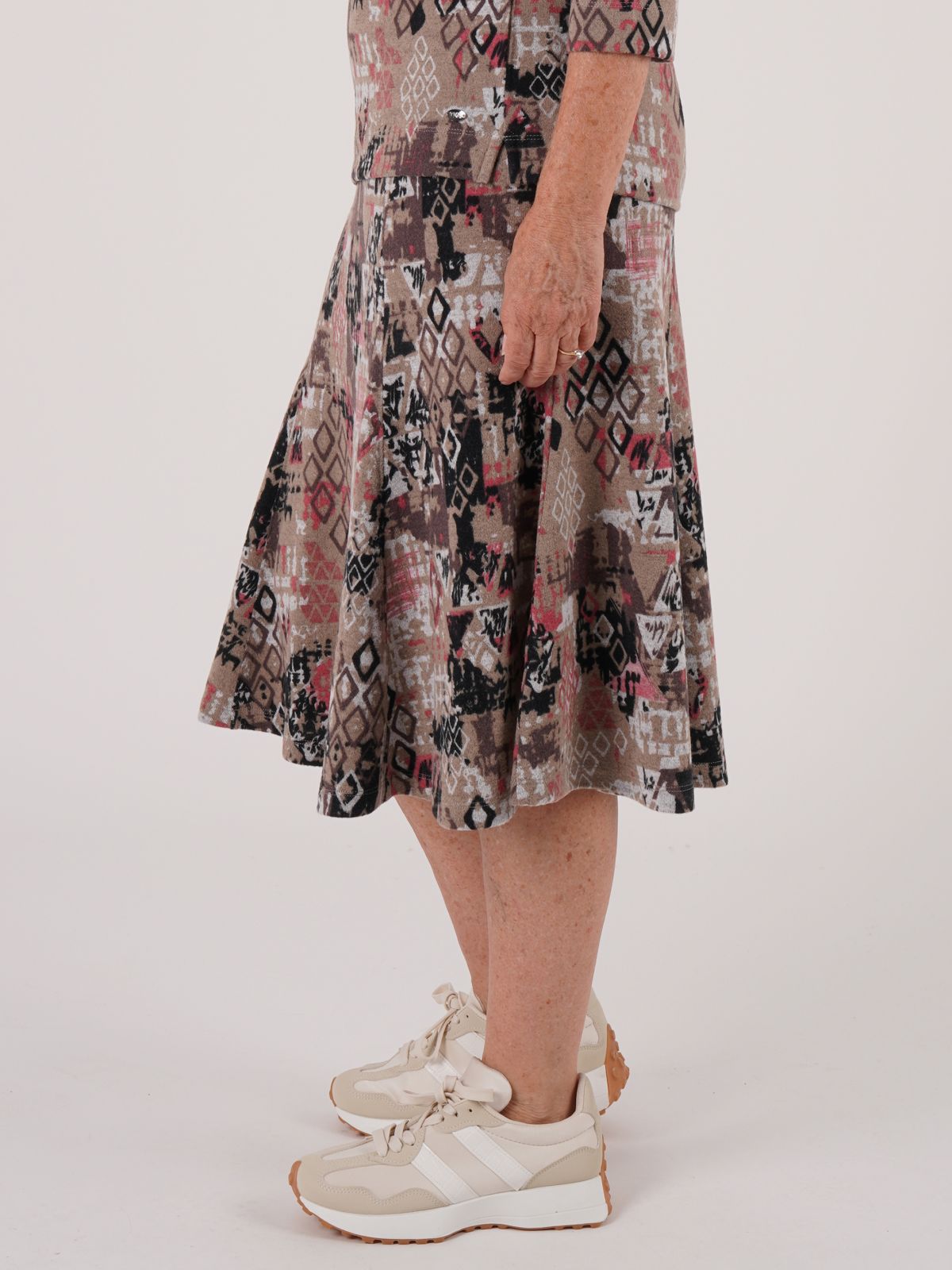 TIGI 14/16 Chocolate Chip Tiled Print Skirt - T25-10ES