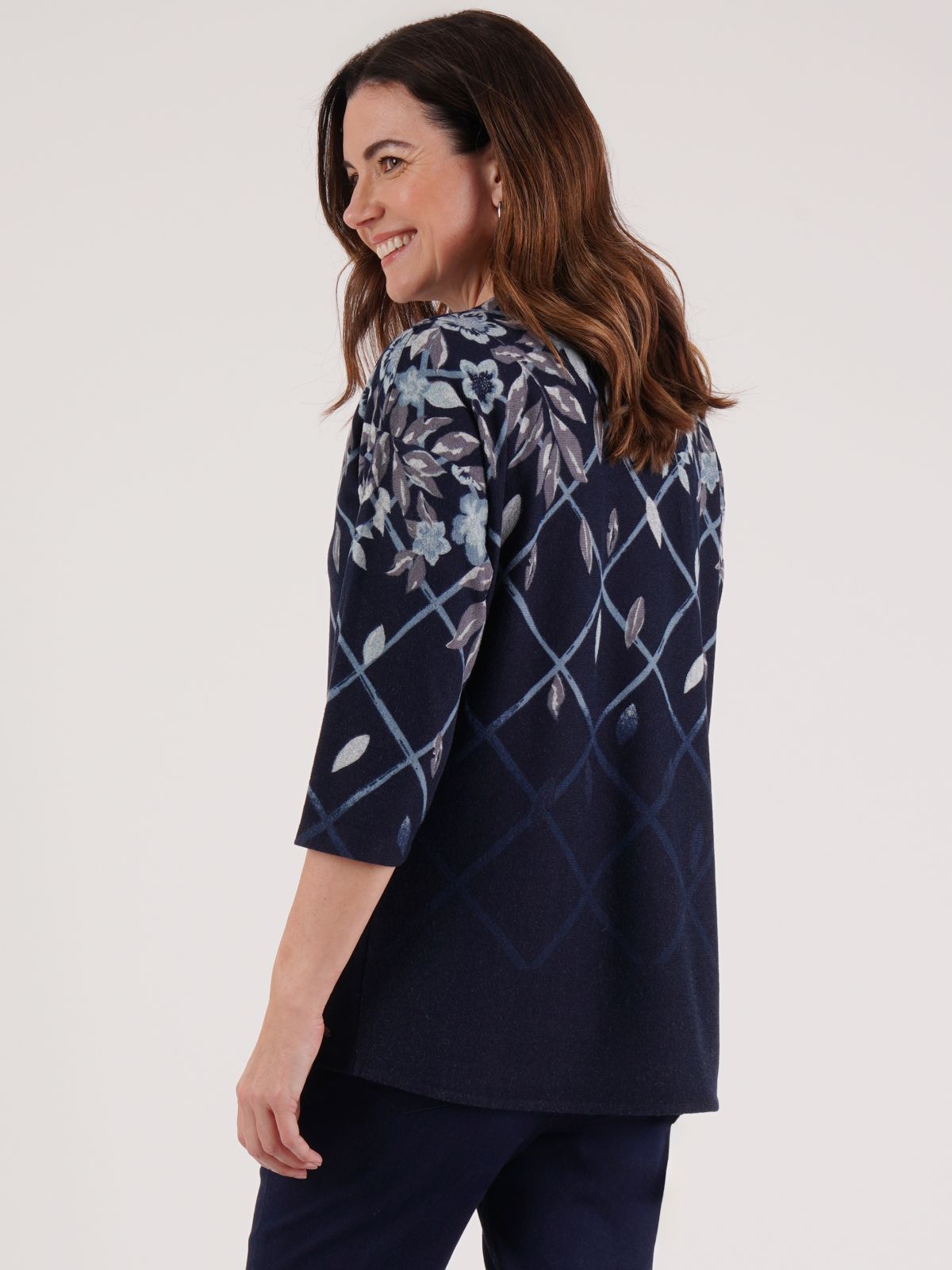 TIGI 18/20 Navy Lattice Flower Print Top - T25-15B