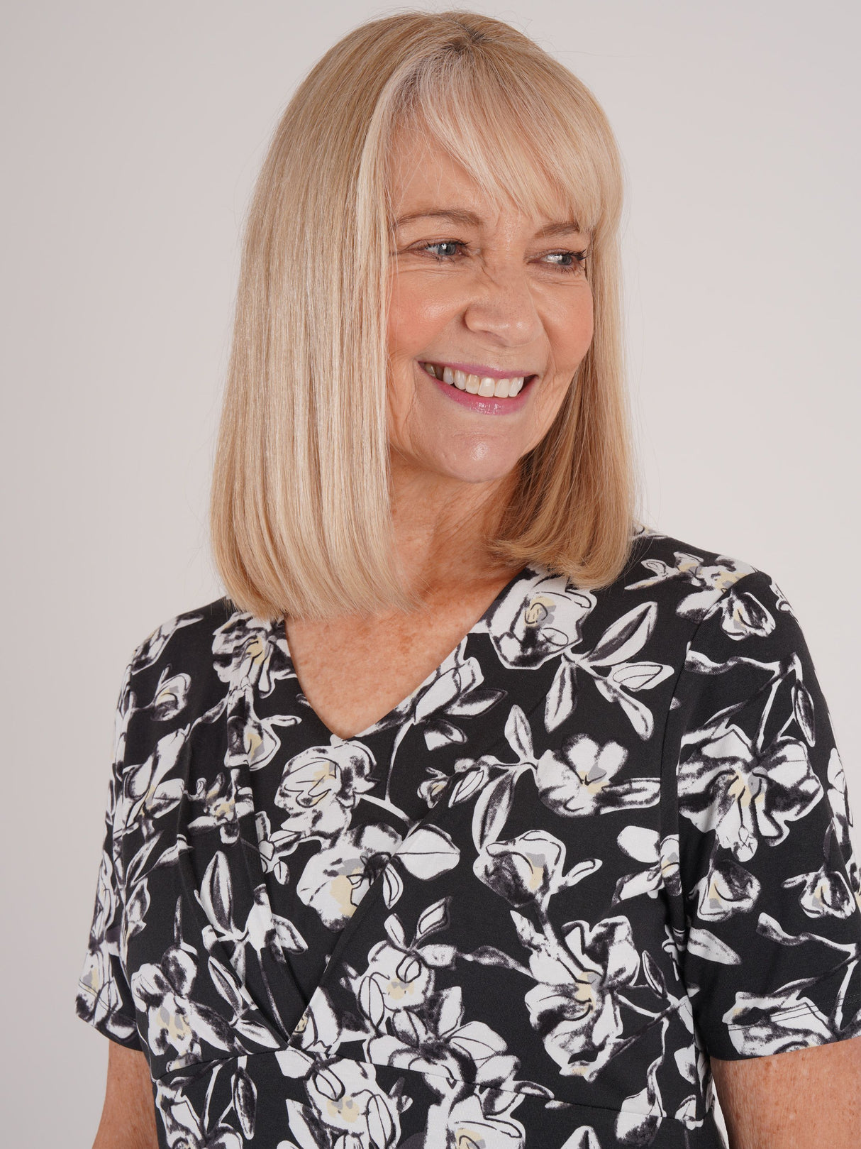 TIGI 10/12 Charcoal Floral All-over-print V Neck Dress - T25-31E