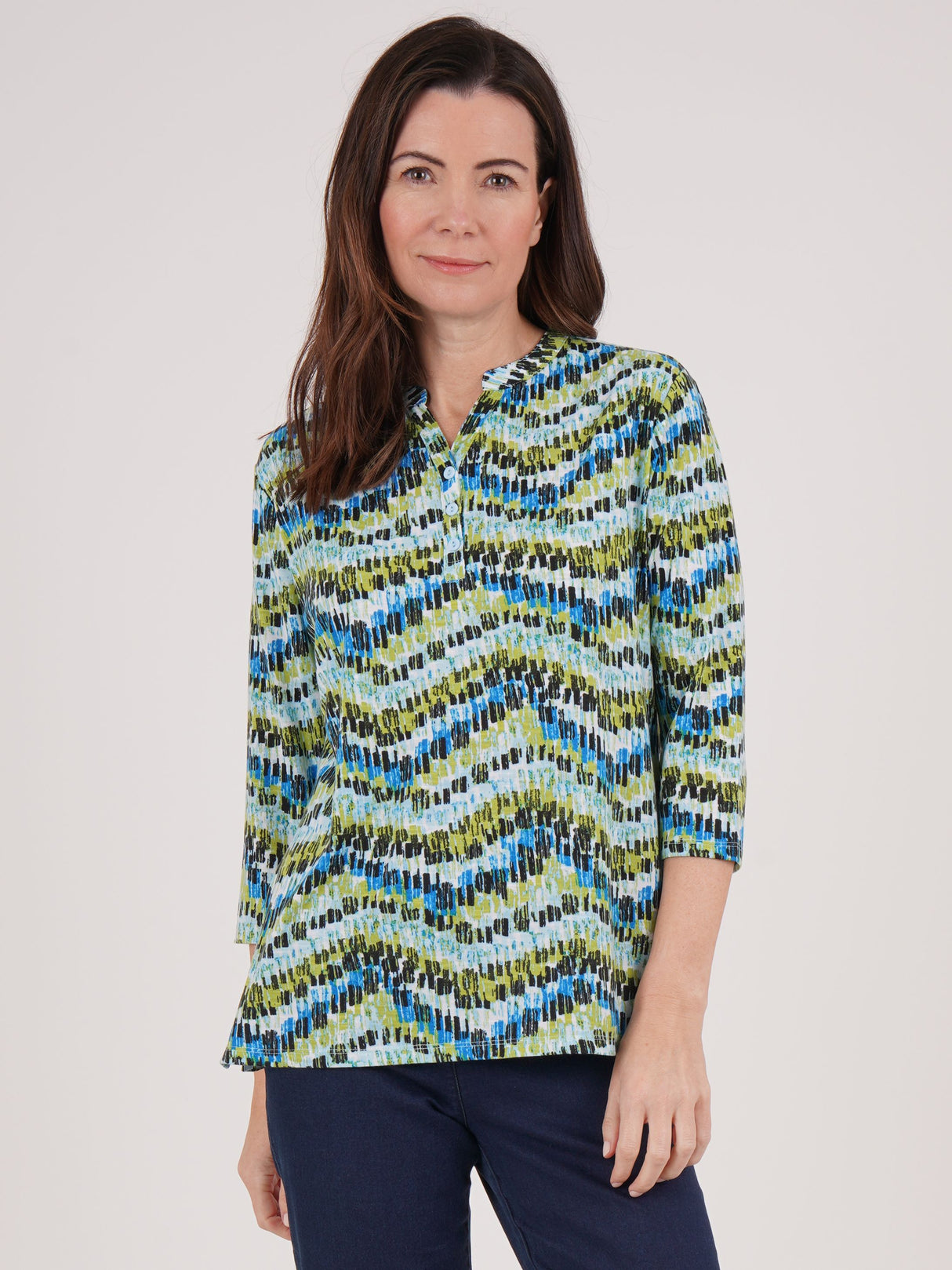 TIGI 14/16 Green Abstract Notch Neckline Top - T25-34A