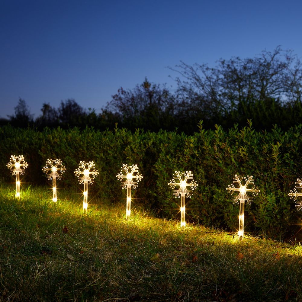 Three Kings 8 Warm White LED Snow Décor Stakes