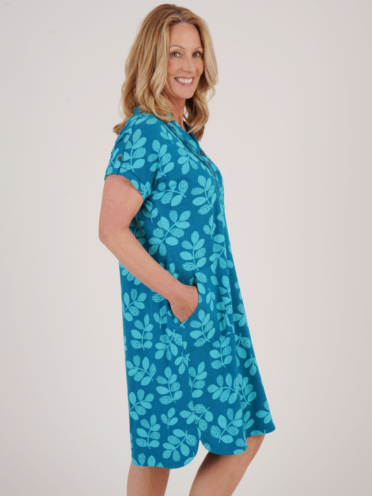 TIGI 14/16 Teal Mod Eco Leaf Dress - T25 - 43E - Old Railway Line Garden Centre