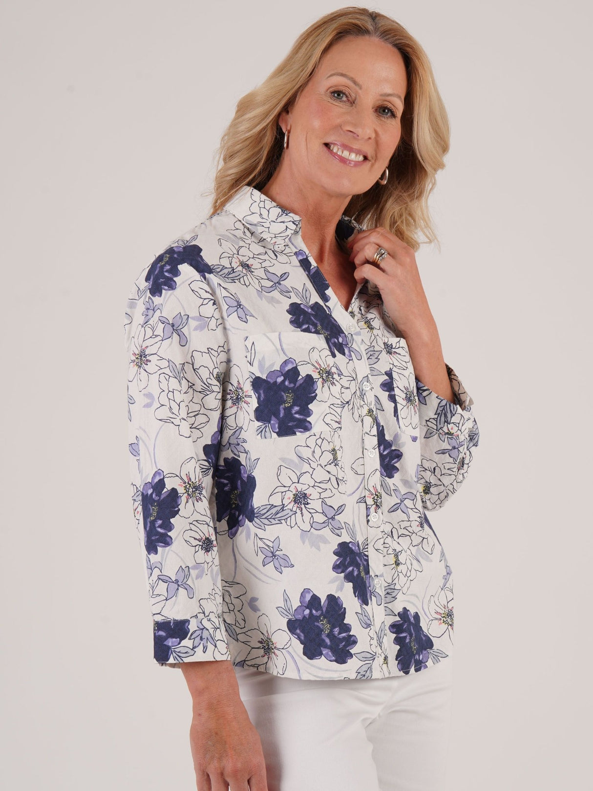 TIGI 14/16 White Floral Cotton Dobby Shirt - T25 - 39D - Old Railway Line Garden Centre