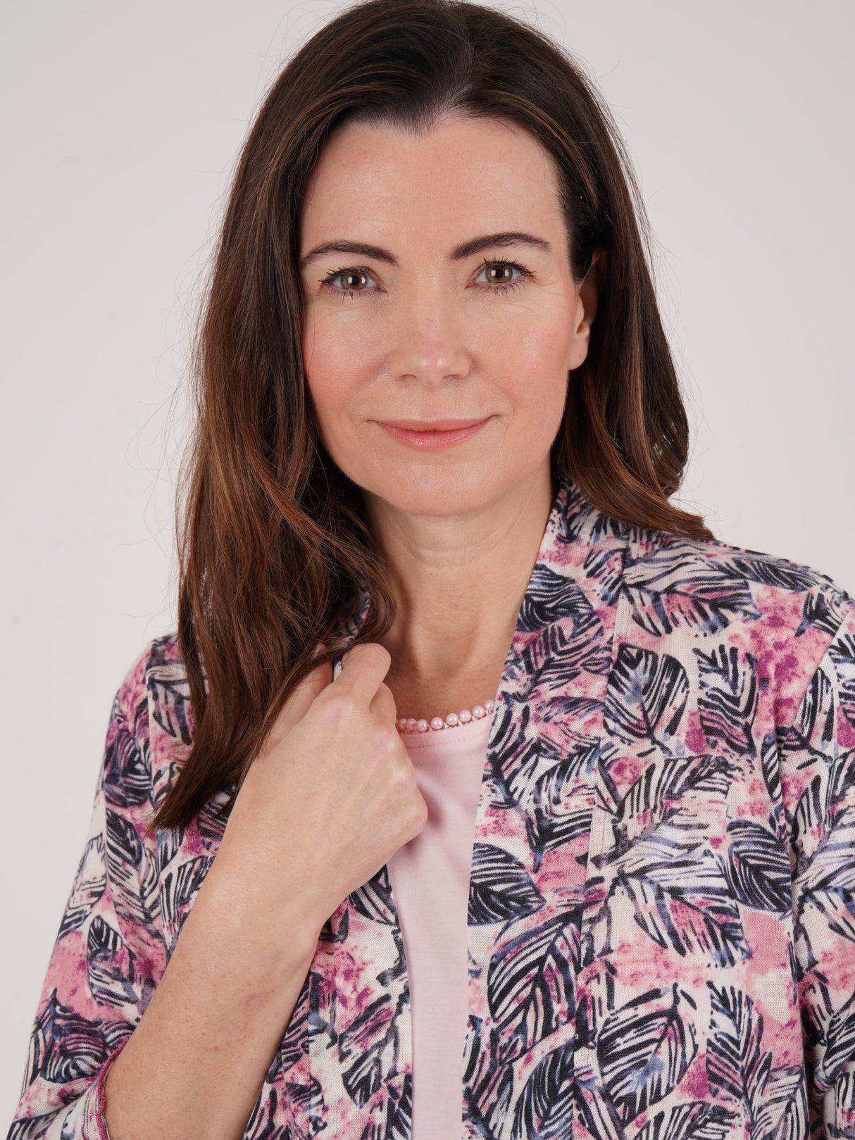 TIGI 18/20 Pink Sunset Leaf All - over - print Shrug Jacket - T25 - 35D - Old Railway Line Garden Centre