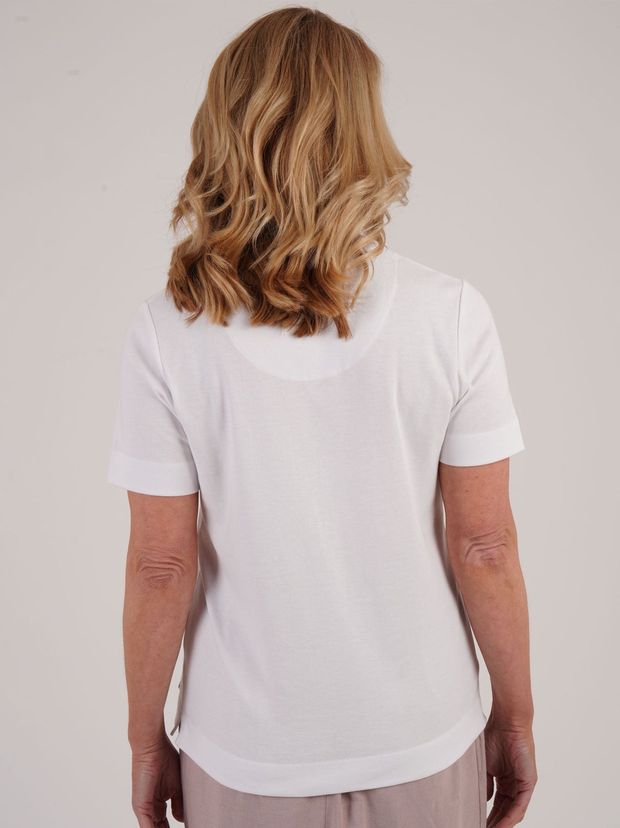 TIGI 18/20 White Eyelet Neck Trim Top - T25 - 42B - Old Railway Line Garden Centre