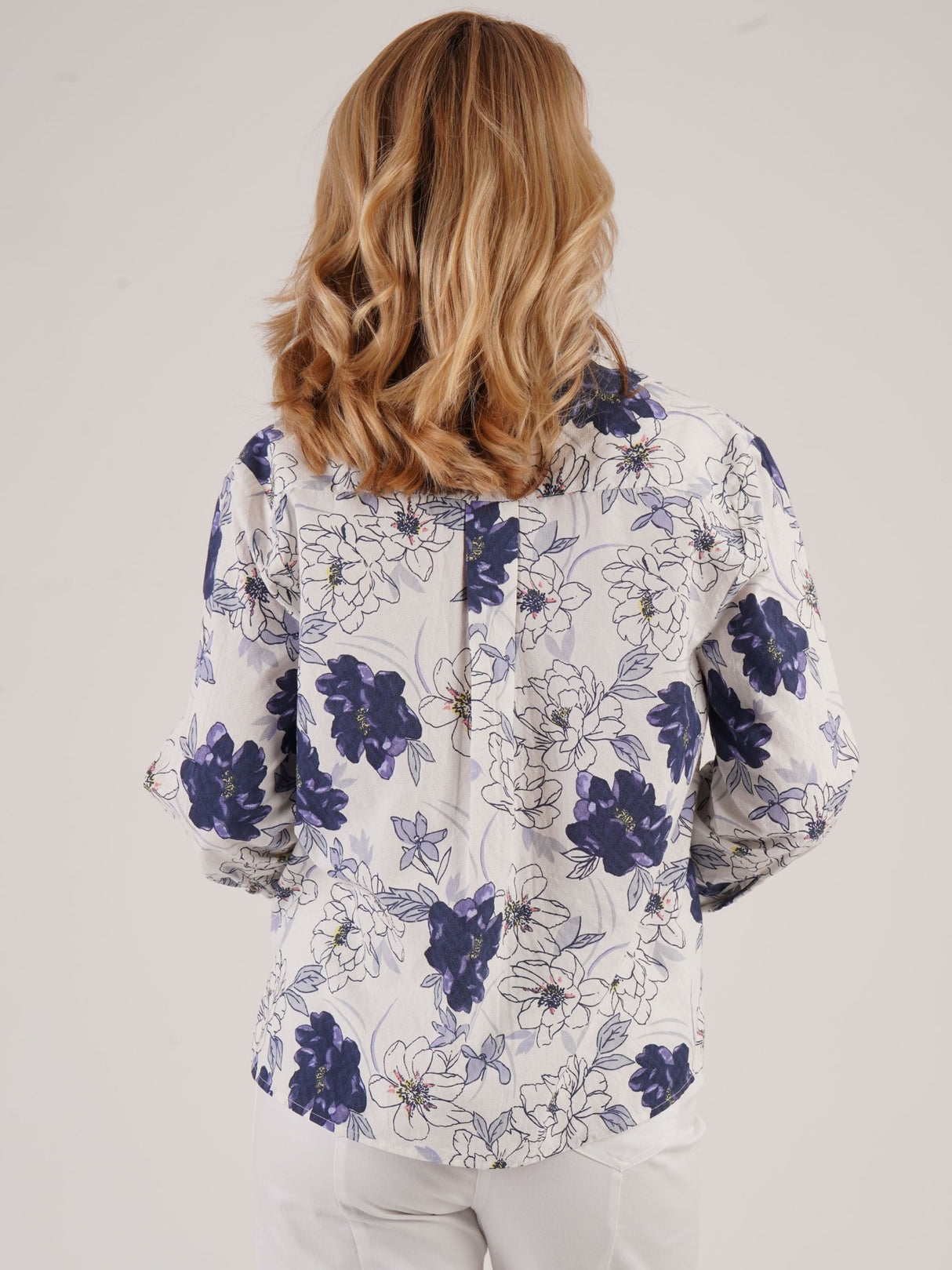 TIGI 18/20 White Floral Cotton Dobby Shirt - T25 - 39D - Old Railway Line Garden Centre