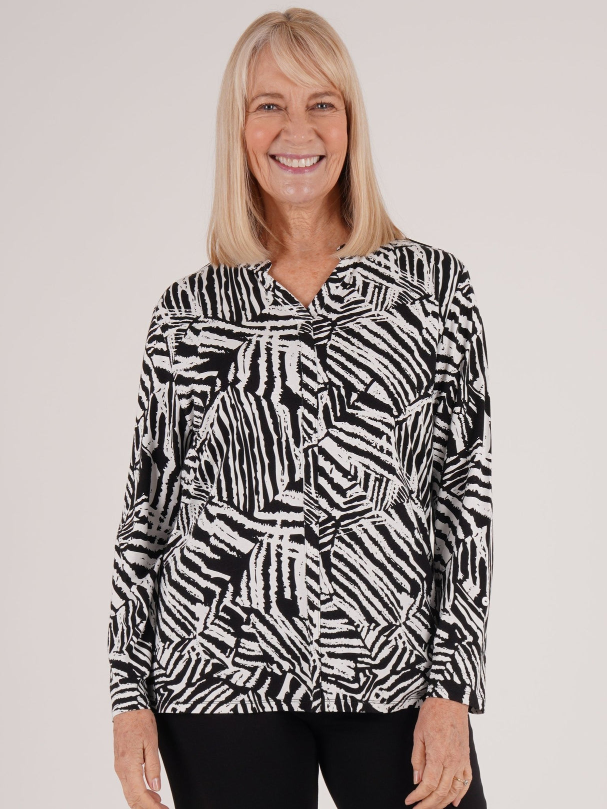 TIGI 22/24 Charcoal Mono Zebra Notch Top - T25 - 31D - Old Railway Line Garden Centre