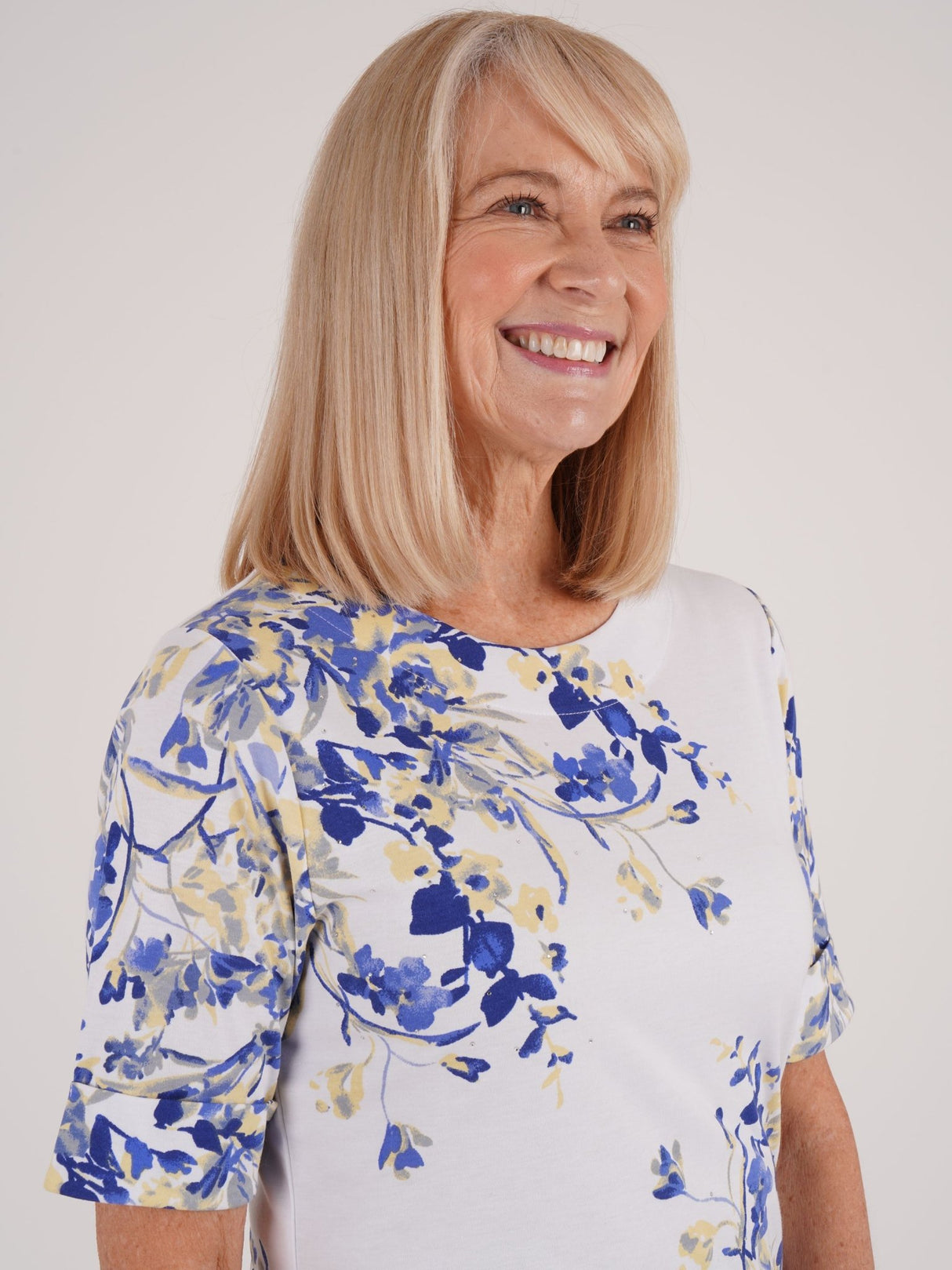 TIGI 8/10 White/Blue Floral Placement Print Top - T25 - 33C - Old Railway Line Garden Centre