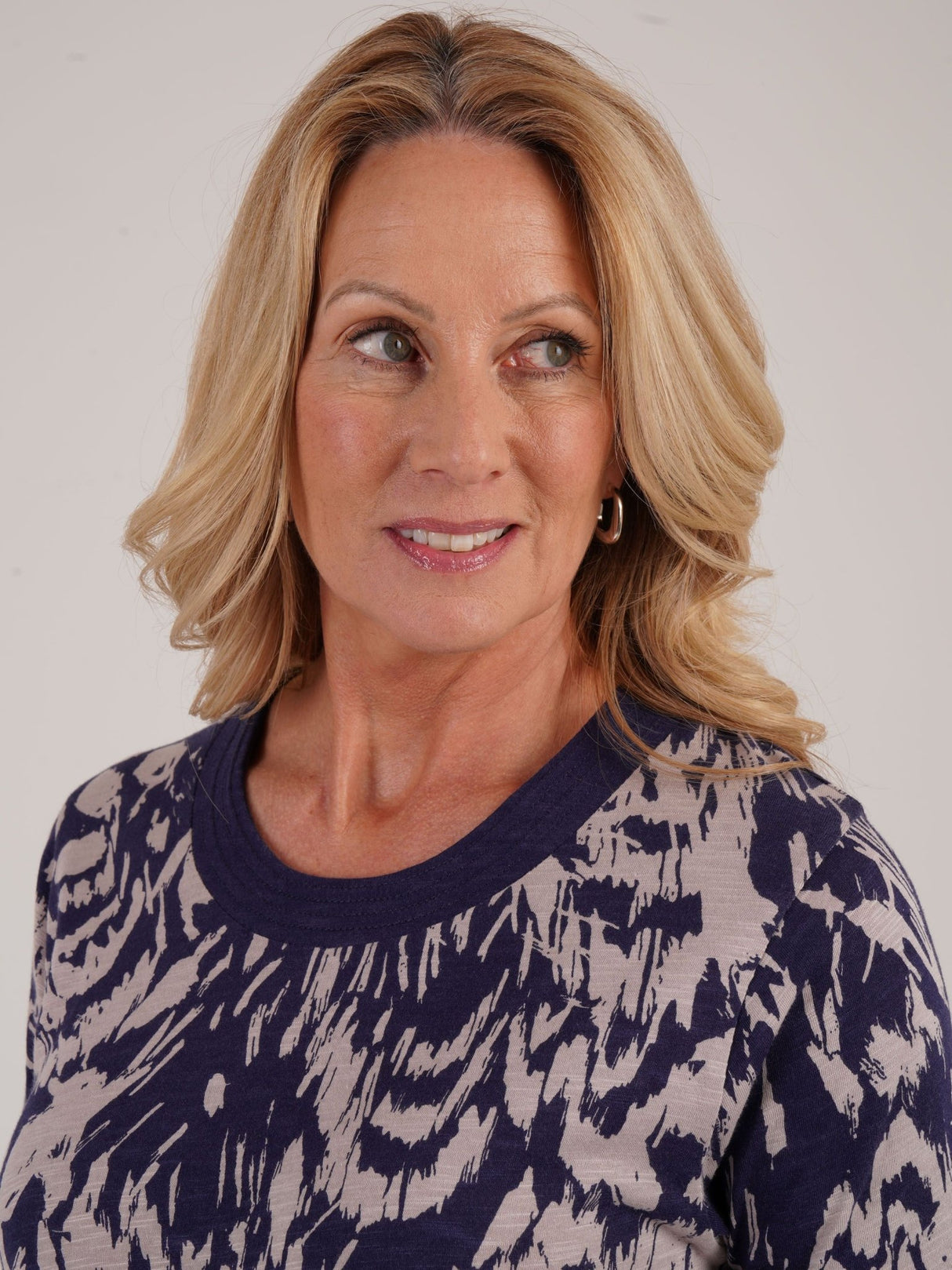 TIGI Indigo Mono Floral Dress - T25 - 36E - Old Railway Line Garden Centre