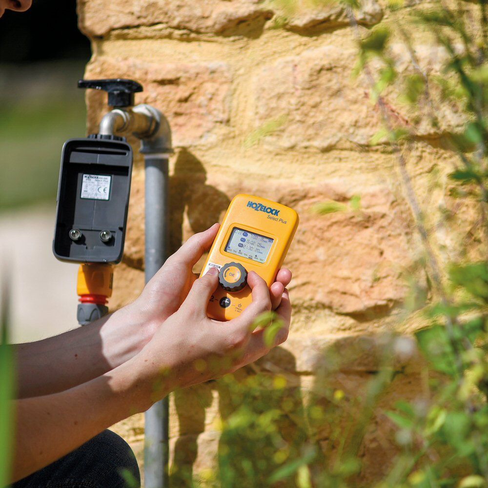 Hozelock Select Plus Controller - Old Railway Line Garden Centre