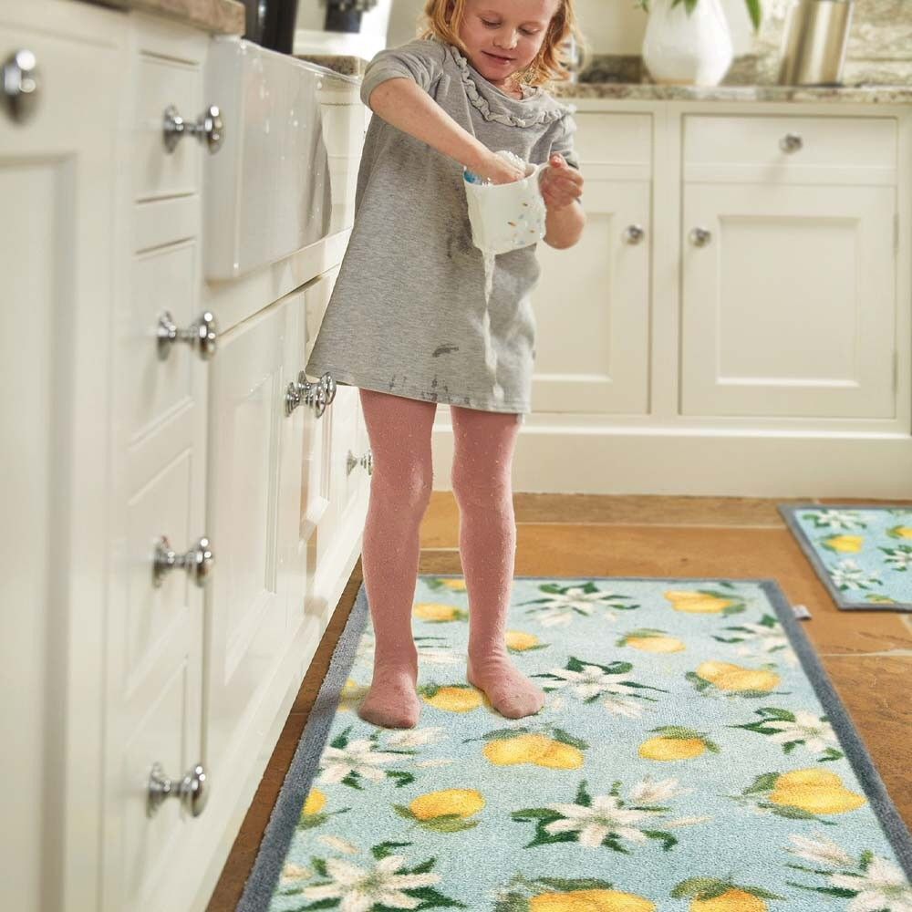 Hug Rug 150cm Lemons & Lillies Rug - Old Railway Line Garden Centre