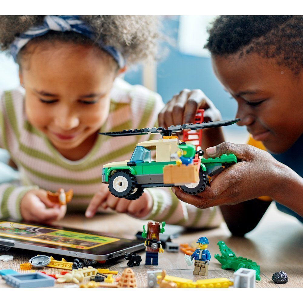 LEGO City Wild Animal Rescue Missions - Old Railway Line Garden Centre