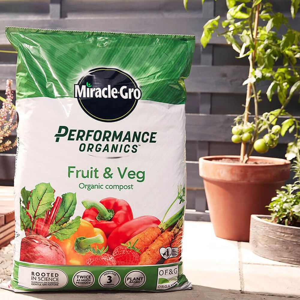 Miracle - Gro 40L Performance Peat Free Organic Fruit & Veg Compost - Old Railway Line Garden Centre