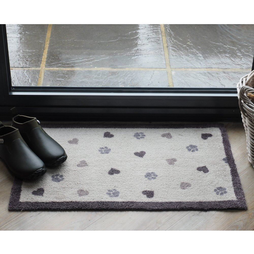 Outside In 75cm Heart & Paws Ritzy Rug - Old Railway Line Garden Centre