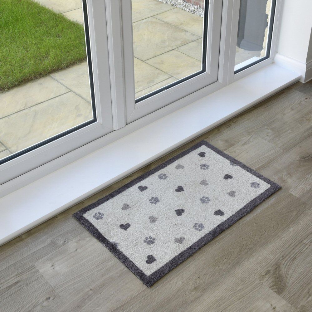Outside In 75cm Heart & Paws Ritzy Rug - Old Railway Line Garden Centre