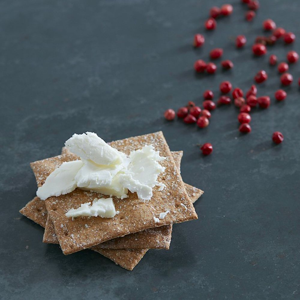 Peter's Yard 90g Pink Peppercorn Sourdough Crackers - Old Railway Line Garden Centre