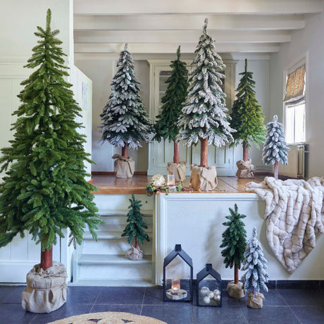 Everlands 80cm Tora Pine Snow Artificial Christmas Tree - 683983