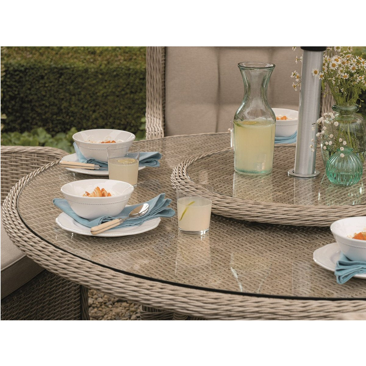 Bramblecrest Chedworth 4 Seater Round Dining Suite Sandstone