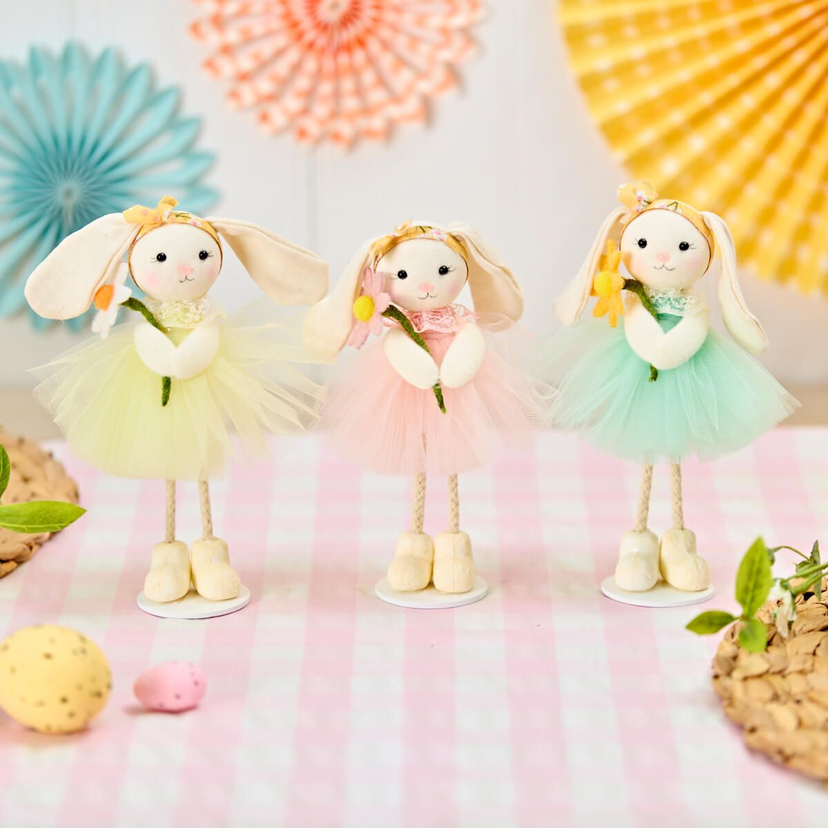 Richard Langs Bunny Floppy Ears Holding a Flower Ornament - 4HO163